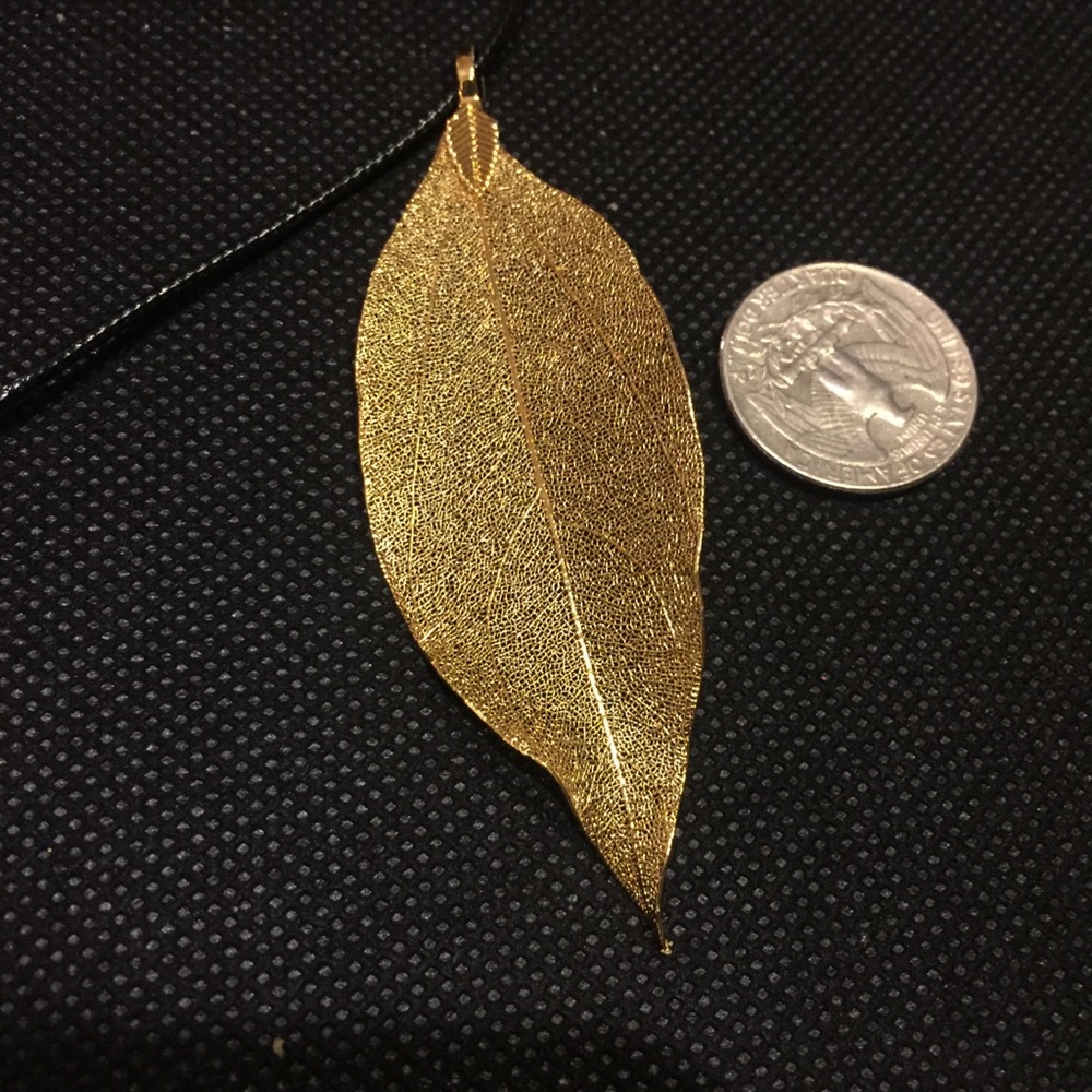 🍃 🍂 Lovely Metallic Leaf Necklace In Gold Or Silver - Picture 5 of 7